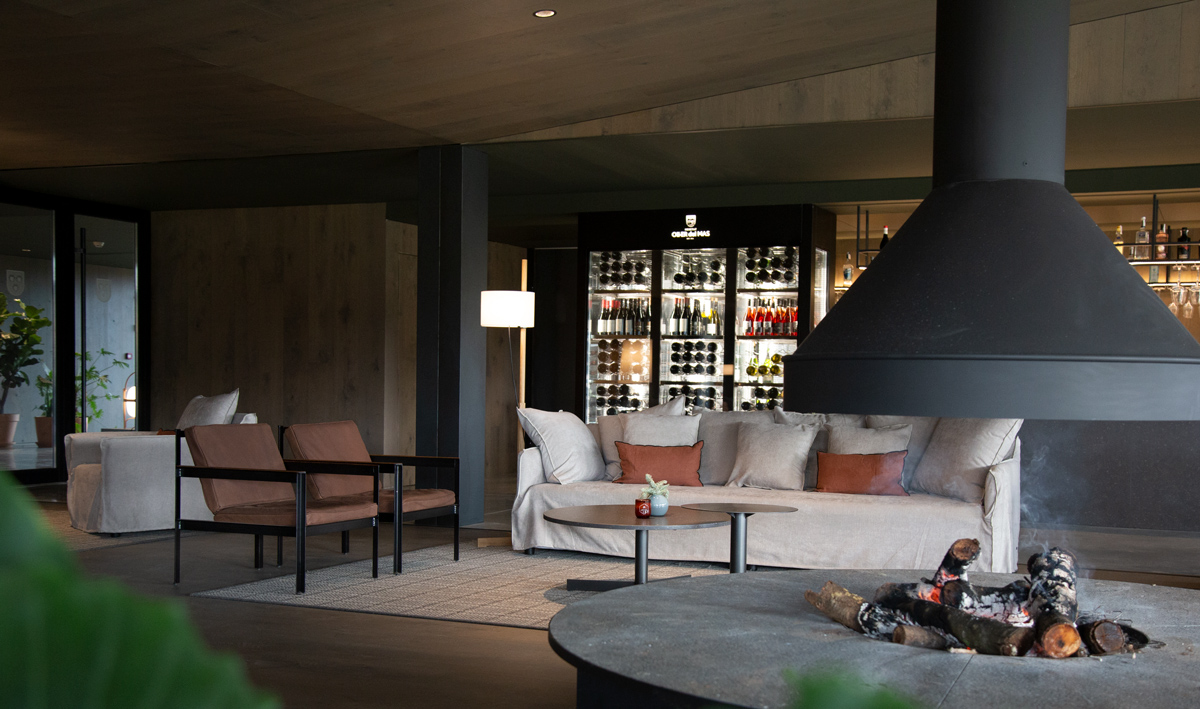 Oller del Mas Manresa, parquet y madera en suelo y verticales