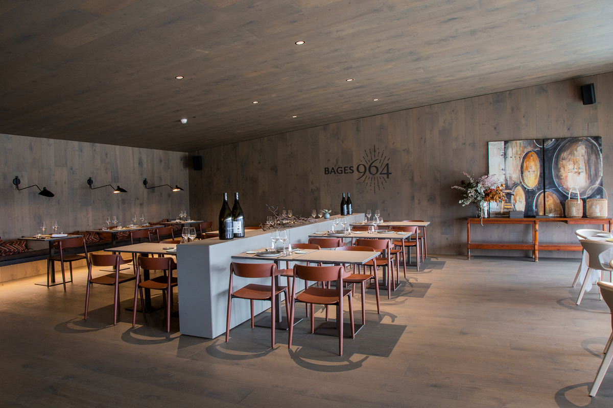 Detalle revestimiento y parquet Oller del Mas