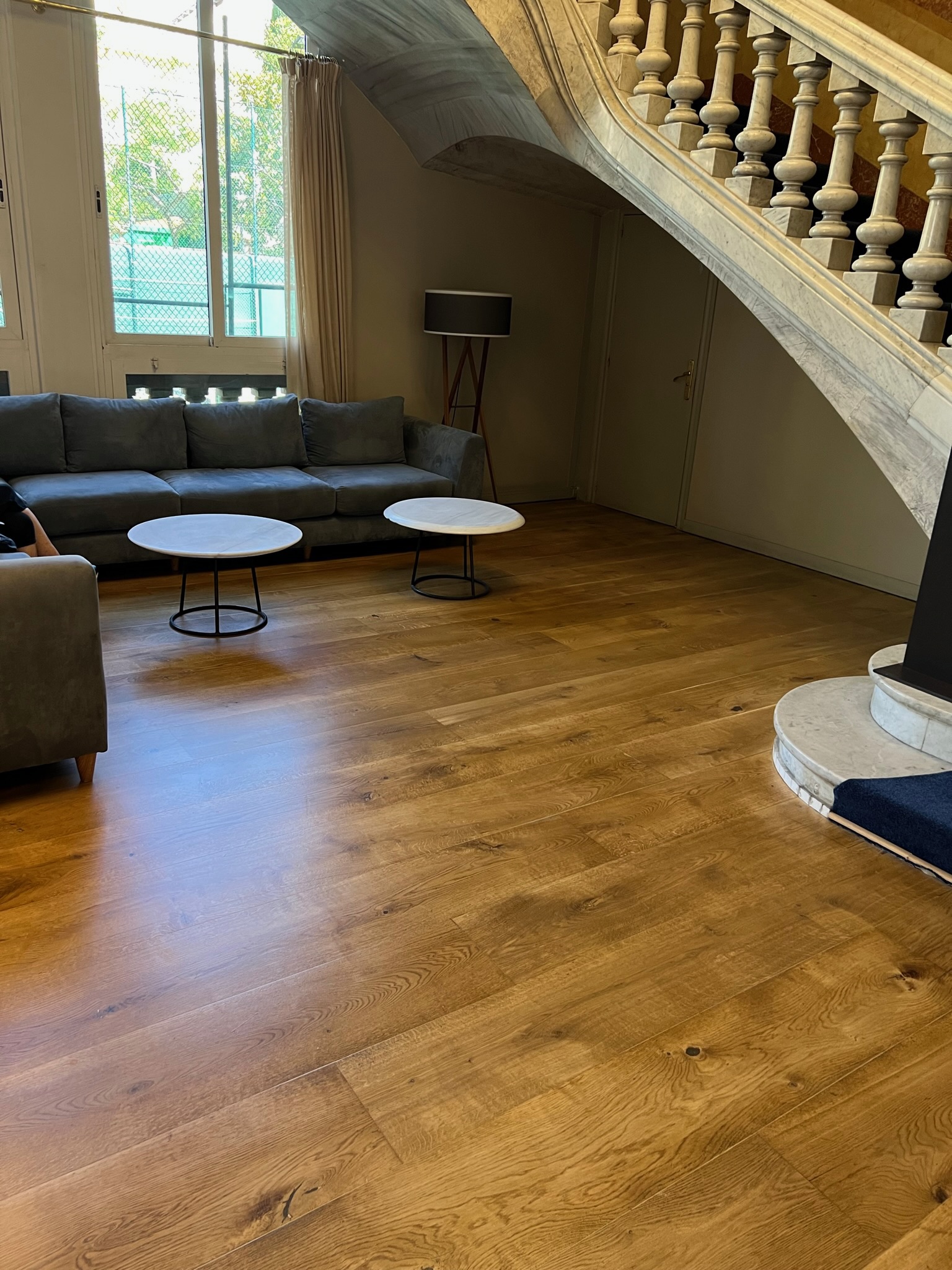 Metropolitan Iradier Barcelona, parquet tras pulido y barnizado