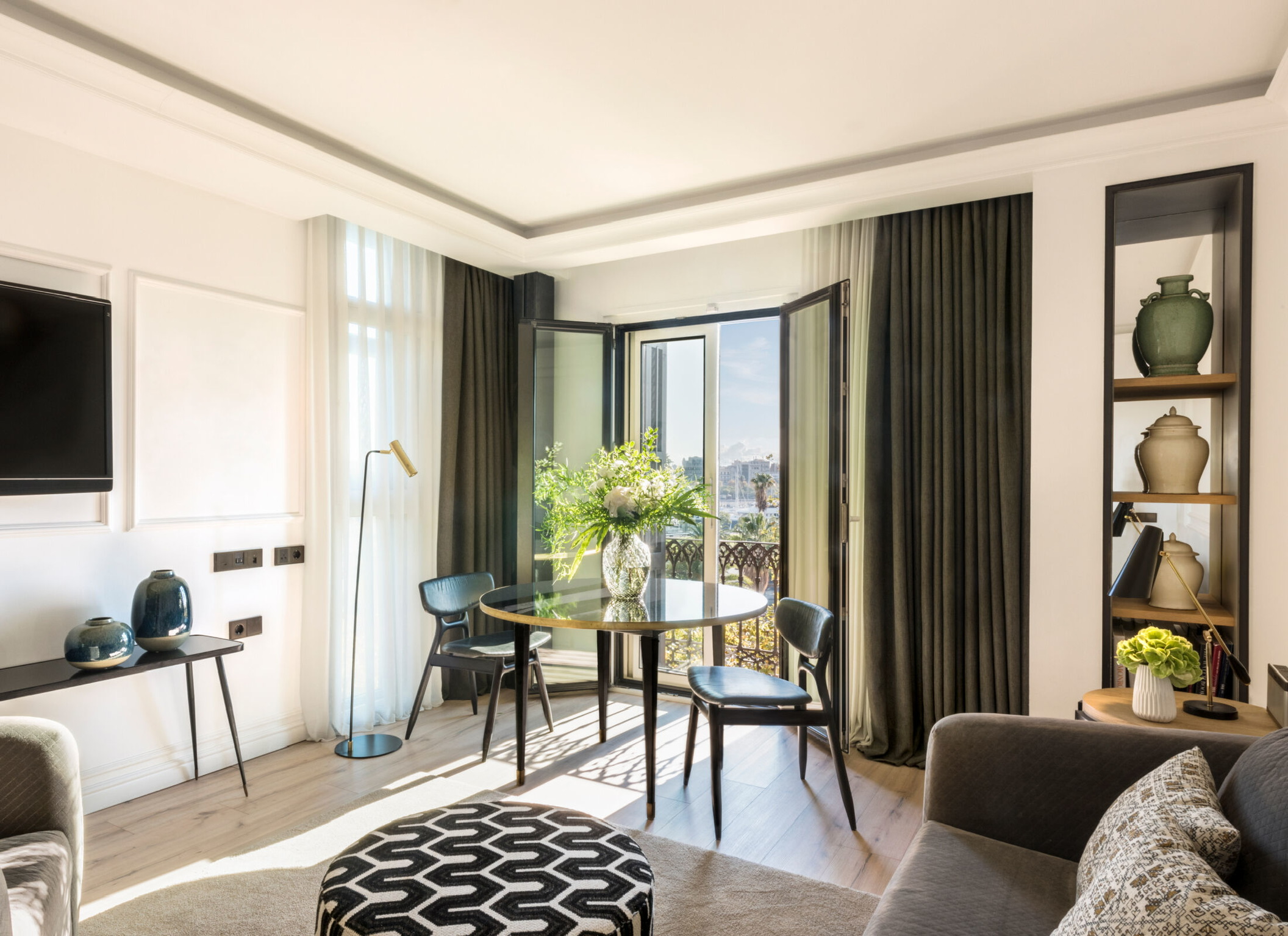 Hotel Serras Barcelona — parquet de roble instalado en habitaciones del hotel boutique